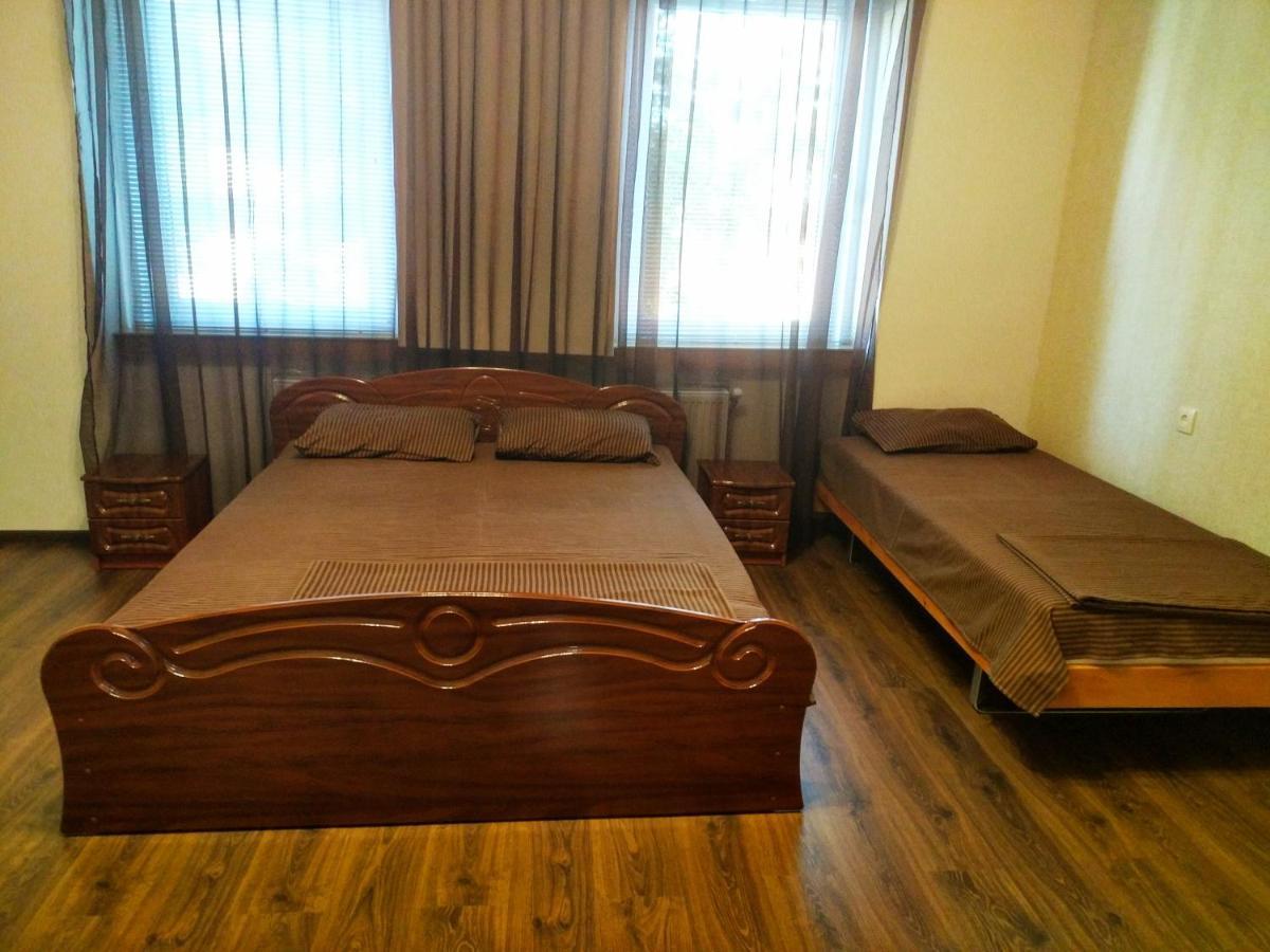 Private House 9 Villa Berehove  Bagian luar foto
