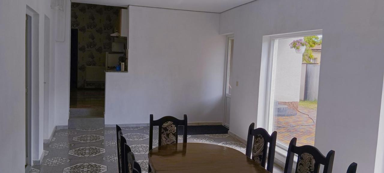 Private House 9 Villa Berehove  Bagian luar foto